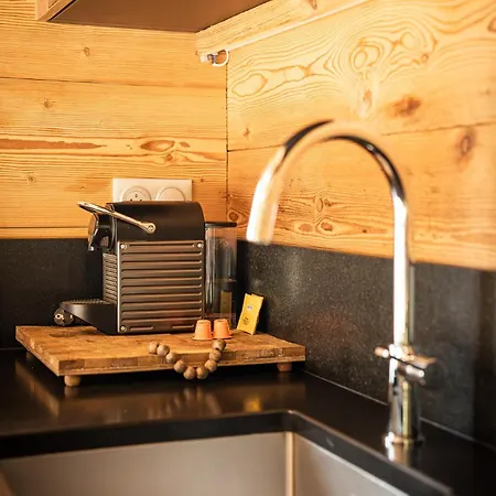 2 - Les Jolis * Barbey-Seroux